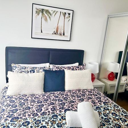 Spacious Urban Gem Apartment With Parking Bracknell Luaran gambar