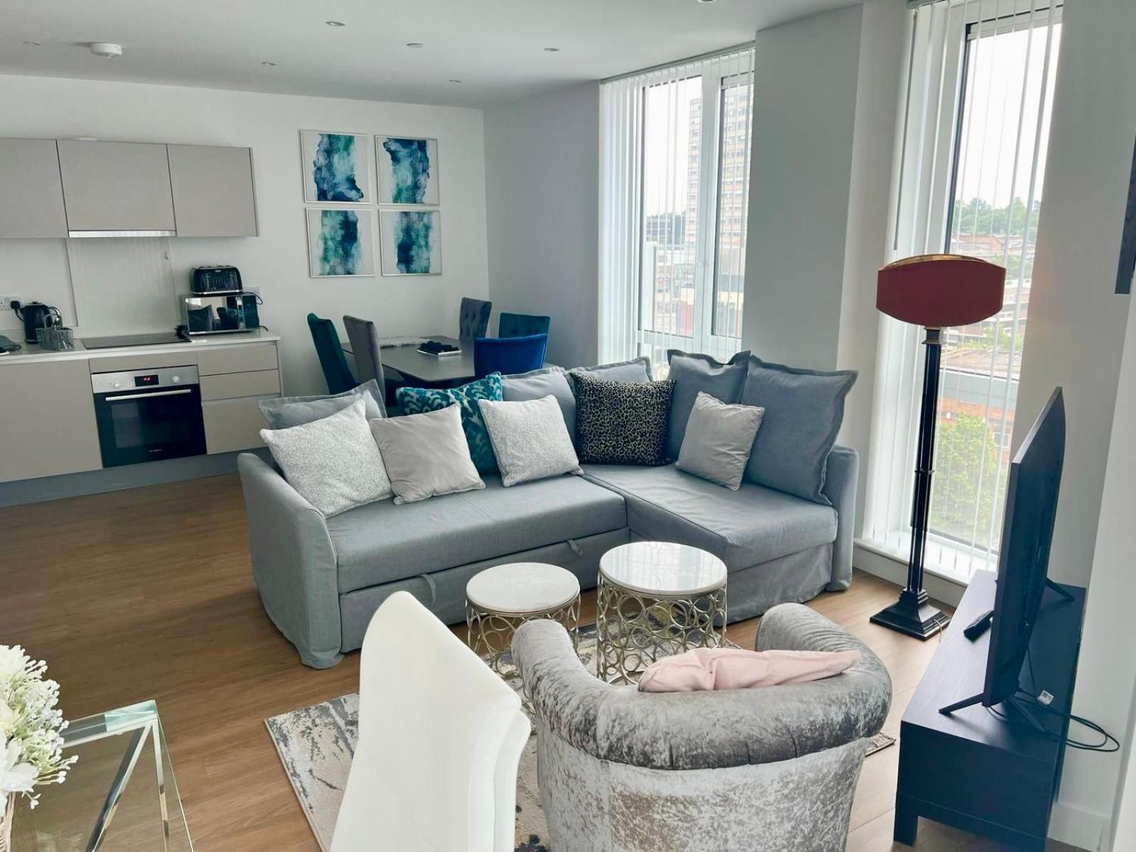 Spacious Urban Gem Apartment With Parking Bracknell Luaran gambar